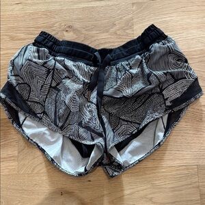 Lululemon Black and White Patterned Women's Shorts